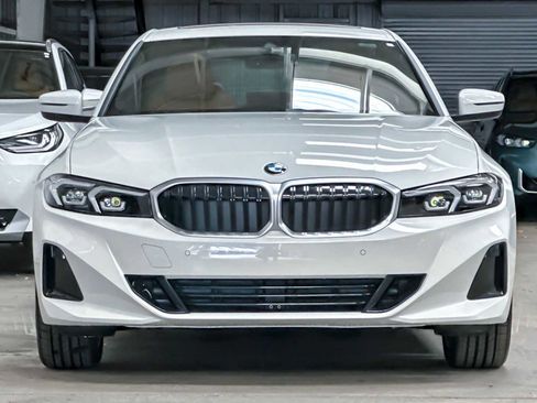 New 2026 BMW 330i Sedan w/ Convenience Package image 10