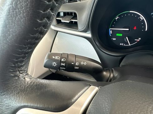 Certified 2025 Toyota Sienna XLE FWD image 26