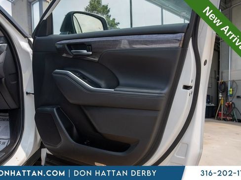 Used 2022 Toyota Highlander Limited AWD/4WD image 28