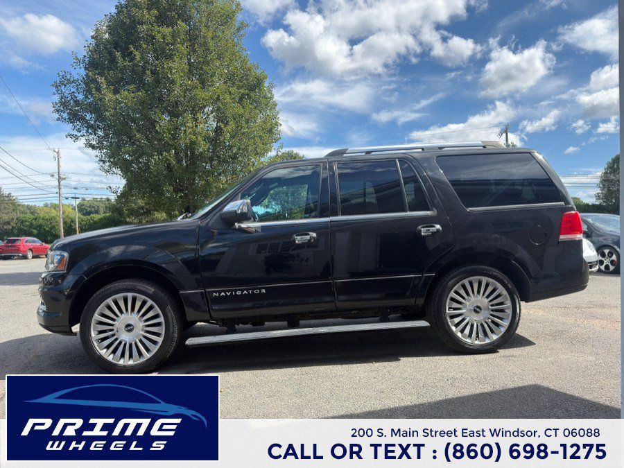 Used 2015 Lincoln Navigator 2WD image 4