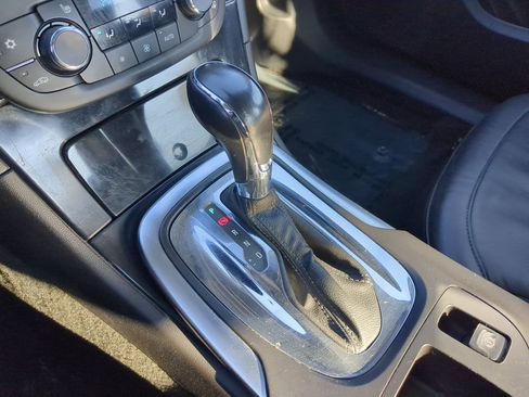 Used 2013 Buick Regal Premium image 24