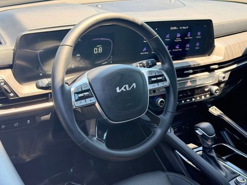 Used 2024 Kia Telluride EX w/ EX Captain's Chair Package FWD image 24