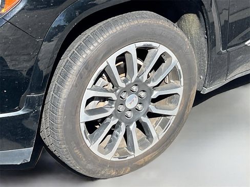 Used 2020 GMC Acadia Denali w/ Technology Package image 31