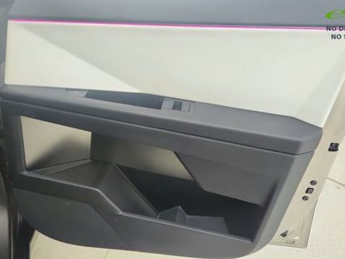 Used 2024 Tesla Cybertruck AWD Crew Cab image 22