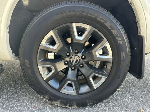 Used 2024 Nissan Titan Platinum Reserve w/ Moonroof Package image 7