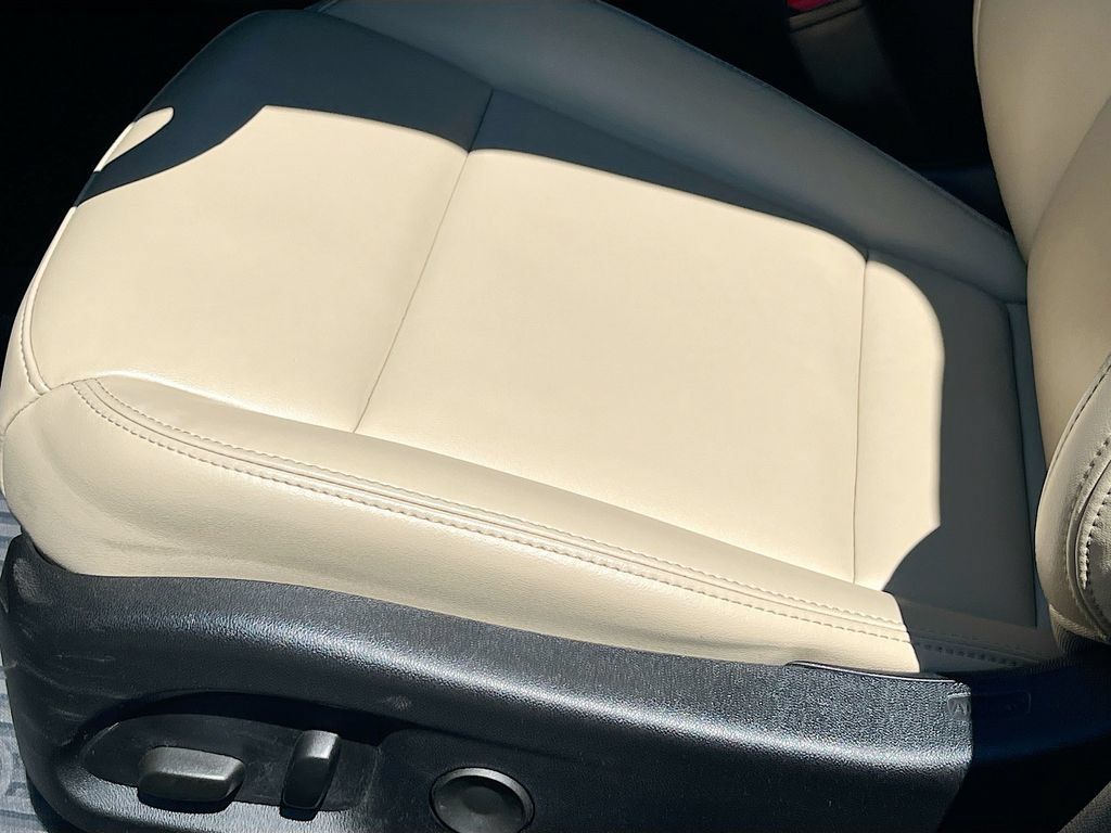 Used 2024 Cadillac CT5 Luxury w/ Sun And Sound Package AWD/4WD image 20