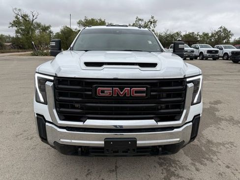 Used 2024 GMC Sierra 3500 Pro w/ Convenience Package image 2