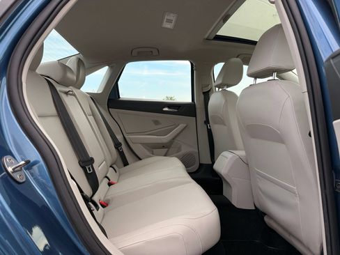 Used 2019 Volkswagen Jetta SE FWD image 18