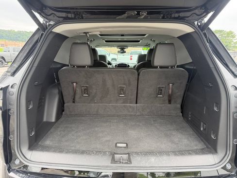 Used 2020 Chevrolet Traverse Premier w/ Redline Edition AWD/4WD image 9