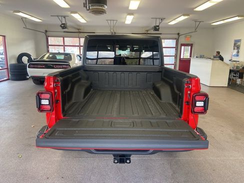 New 2026 Jeep Gladiator Mojave image 18
