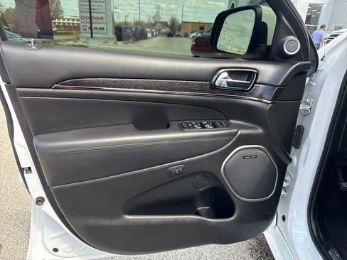 Used 2020 Jeep Grand Cherokee High Altitude AWD/4WD image 12