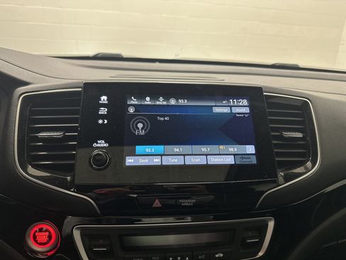 Used 2019 Honda Pilot Elite image 23