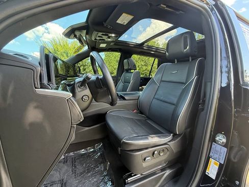 Used 2023 Cadillac Escalade Sport AWD/4WD image 6