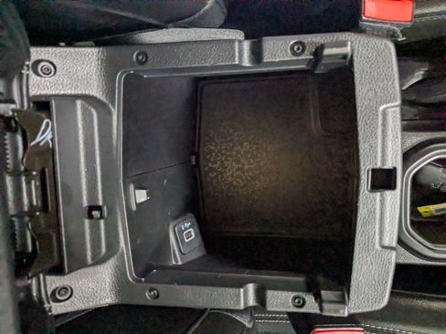Used 2023 Jeep Wrangler Unlimited Sahara AWD/4WD image 19