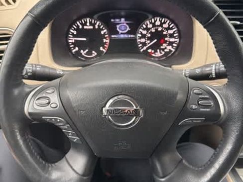 Used 2019 Nissan Pathfinder SL w/ Cargo Package image 12