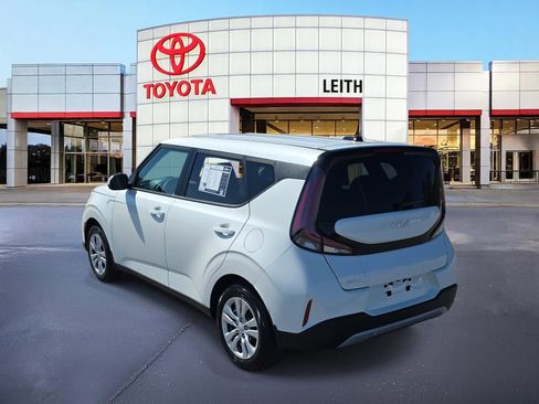 Used 2023 Kia Soul LX image 6