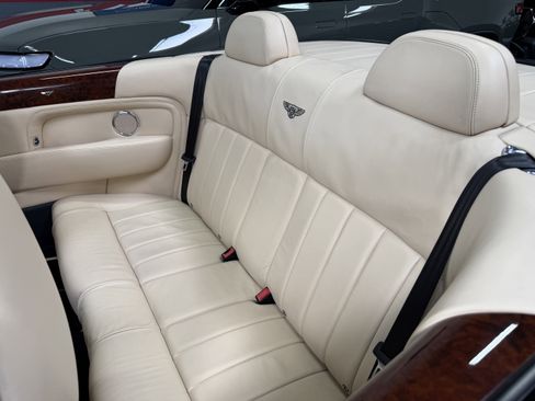 Used 2007 Bentley Azure image 38