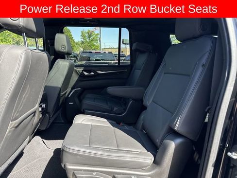 Used 2021 GMC Yukon XL Denali w/ Denali Premium Package AWD/4WD image 26