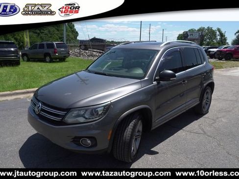 Used 2017 Volkswagen Tiguan Sport FWD image 3