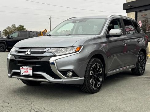 Used 2018 Mitsubishi Outlander GT AWD/4WD image 8