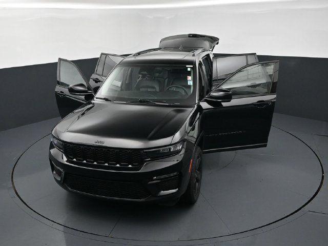 Used 2023 Jeep Grand Cherokee Limited w/ Black Appearance Package AWD/4WD image 25
