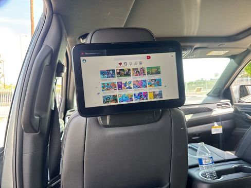 Used 2023 GMC Yukon Denali w/ Denali Reserve Package image 13