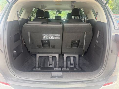 Used 2026 Kia Carnival FWD image 29