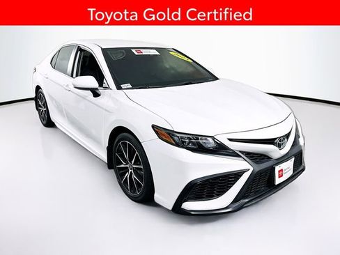 Certified 2023 Toyota Camry SE image 1