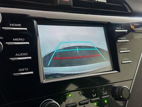 Used 2018 Toyota Camry LE FWD image 21