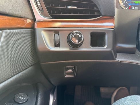 Used 2017 Cadillac Escalade ESV Premium Luxury image 13