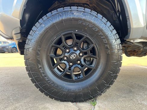 Used 2021 Toyota Tacoma SR5 image 23