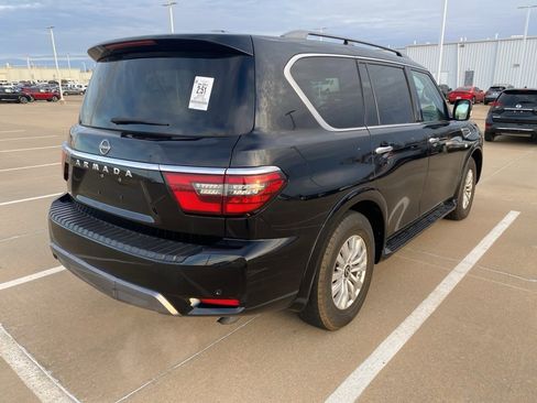 Used 2022 Nissan Armada SV image 4