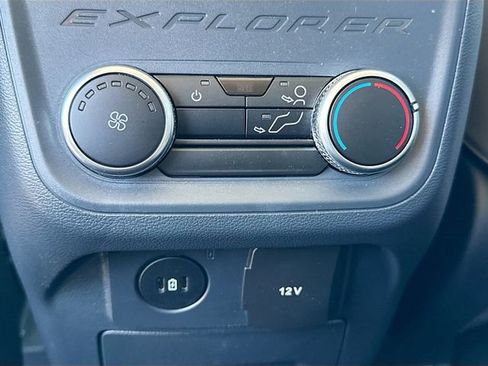 Certified 2025 Ford Explorer Active w/ Active Comfort Package AWD/4WD image 34