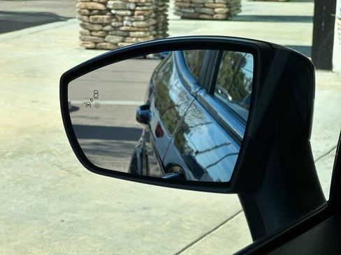 Used 2020 Ford EcoSport SE w/ SE Convenience Package image 32