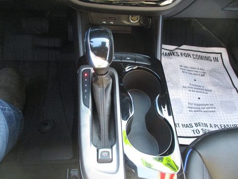 Used 2024 Buick Envista Sport Touring image 23