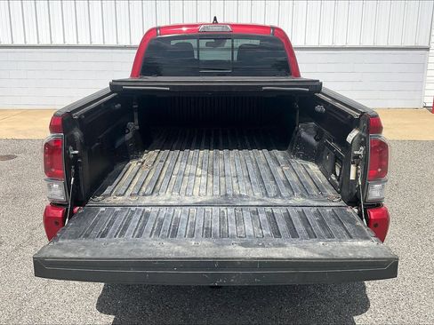 Used 2022 Toyota Tacoma TRD Off-Road w/ Technology Package image 39