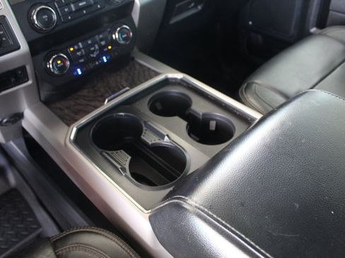 Used 2019 Ford F250 Lariat w/ Lariat Value Package AWD/4WD image 48