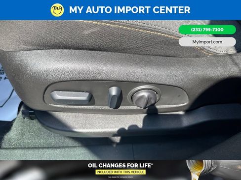 Used 2022 Chevrolet Equinox LT w/ Driver Convenience Package AWD/4WD image 13