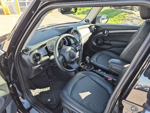 Used 2022 MINI Cooper 4-Door Hardtop w/ Premium Package FWD image 13