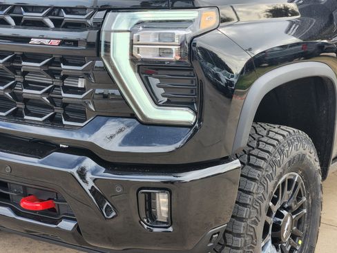 New 2026 Chevrolet Silverado 2500 ZR2 image 17