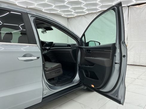 Used 2019 Honda Odyssey EX image 17