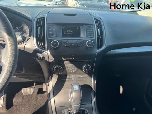 Used 2018 Ford Edge SE FWD image 20