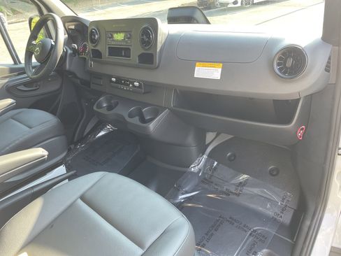 New 2025 Mercedes-Benz Sprinter 2500 image 39