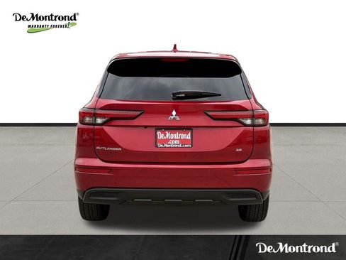 Used 2022 Mitsubishi Outlander SE image 6