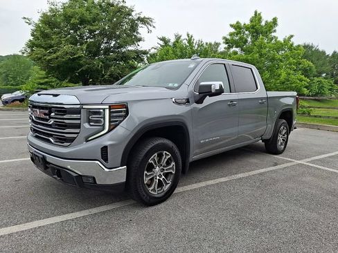 Used 2025 GMC Sierra 1500 SLT AWD/4WD image 3