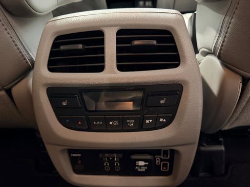 Used 2021 Honda Pilot Touring image 34