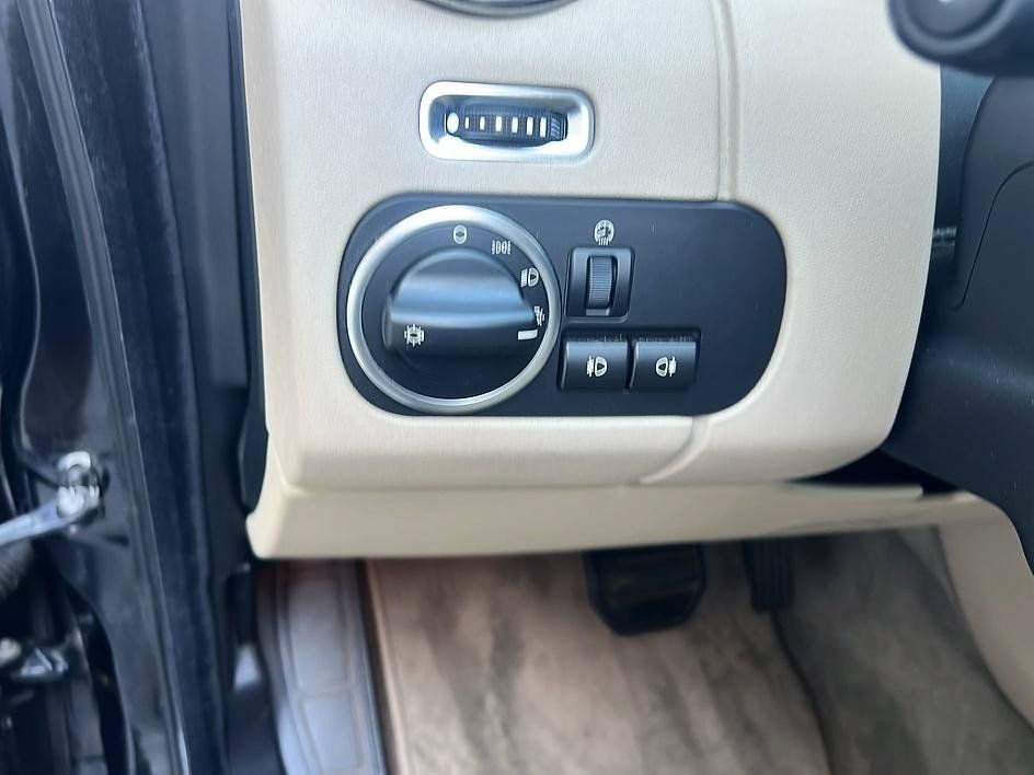 Used 2011 Land Rover LR4 HSE AWD/4WD image 28