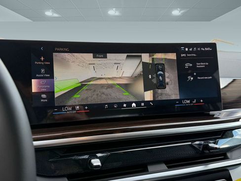 Used 2026 BMW X7 xDrive40i w/ Premium Package image 28