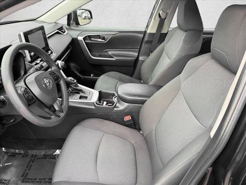 Used 2025 Toyota RAV4 XLE AWD/4WD image 10