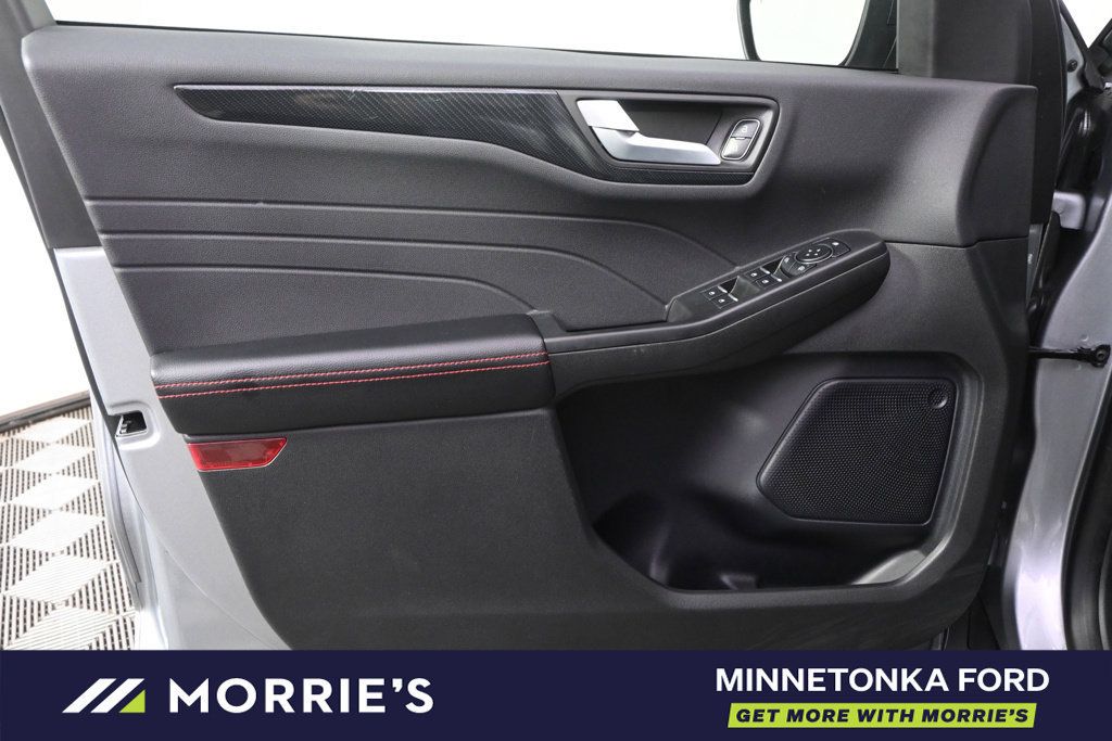 Used 2024 Ford Escape ST-Line w/ Tech Pack #1 AWD/4WD image 22